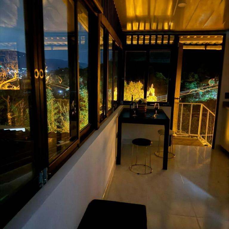Eco-loft with mountain views-Parking-Wifi - One-Bedroom Apartment - 13
