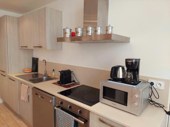 Antibes Vieille Ville - Appartement 3 Piéces Centre Historique & Plage - Two-Bedroom Apartment - 6