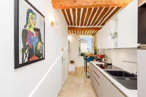"Philomer Safranier" Historic Old-Town Apartments, Sea View and Terrace Options - One-Bedroom Apartment with Ocean View (without Terrace) - 13