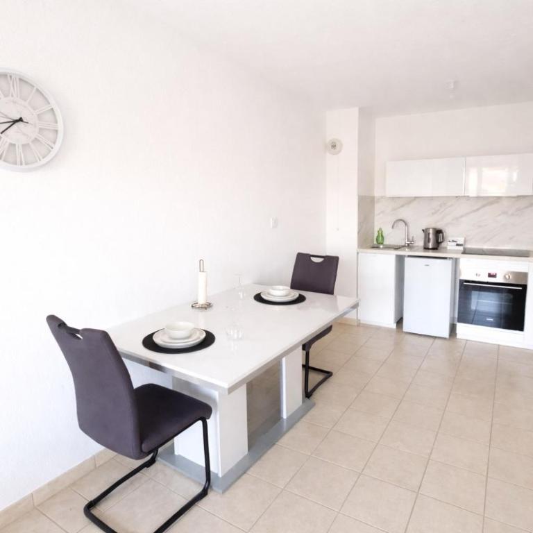 T2 lumineux avec parking privé - One-Bedroom Apartment - 3