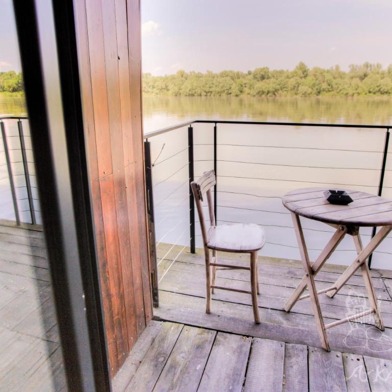 ArkaBarka Floating Hostel - Dvokrevetna soba sa bračnim krevetom ili dva zasebna kreveta - Dunavski Duh - 22
