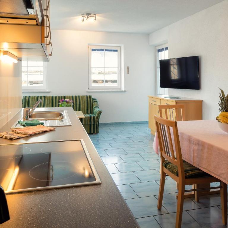 Adlerhorst Apart - Apartment mit 3 Schlafzimmern und Balkon - 6