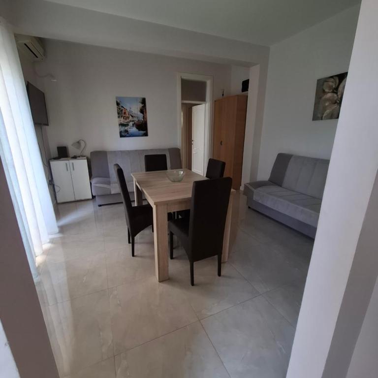 Topla - One-Bedroom Apartment - 7