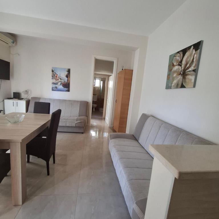 Topla - One-Bedroom Apartment - 12