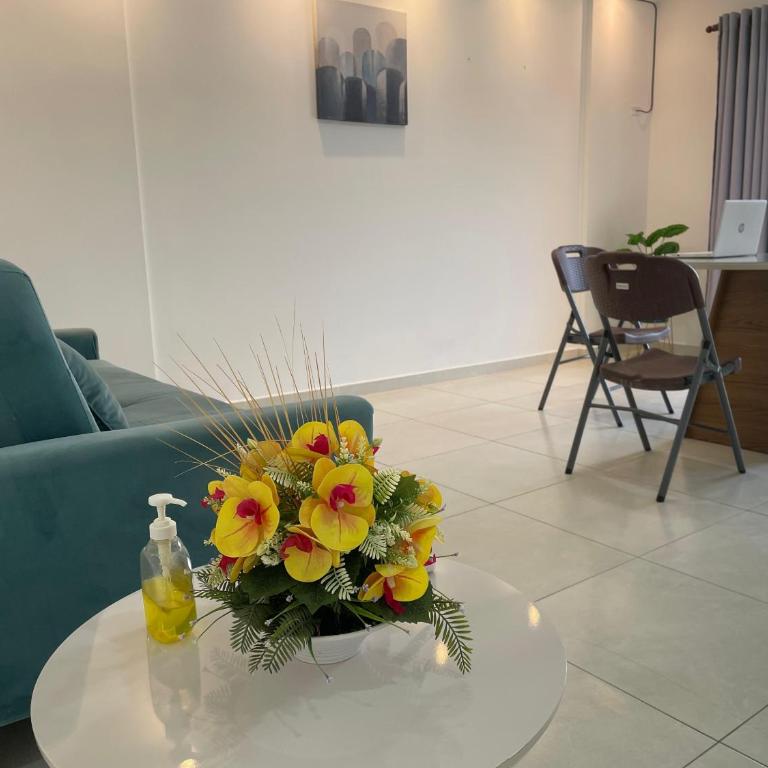 DEPARTAMENTO COMPLETO, LUJO, ESPACIO & Experiencia Total - Two-Bedroom Apartment with Balcony - 88