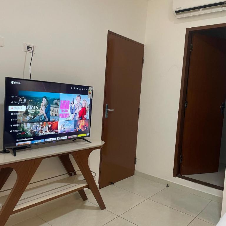 DEPARTAMENTO COMPLETO, LUJO, ESPACIO & Experiencia Total - Two-Bedroom Apartment with Balcony - 89