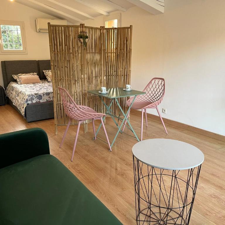 Studio indépendant pour 2 personnes avec piscine partagée - Appartement 1 Chambre - 2