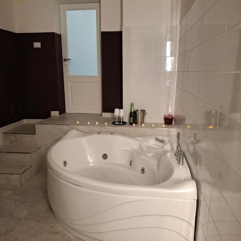 NICETA House - One-Bedroom House - 2