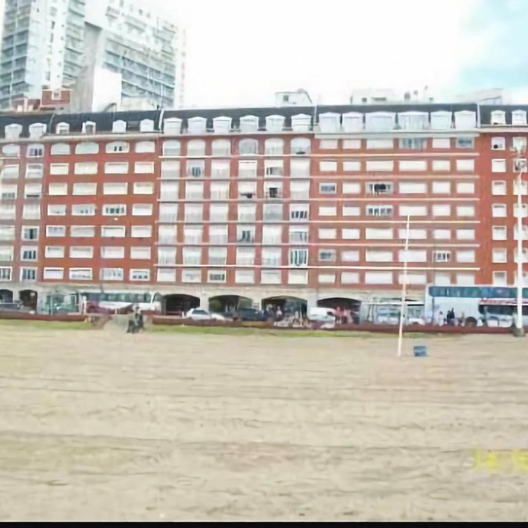 Montecarlo -depto contrafrente - One-Bedroom Apartment - 1