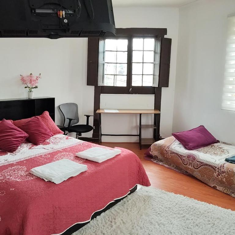 Hostal Cotroneo - Triple Room with City View - 1