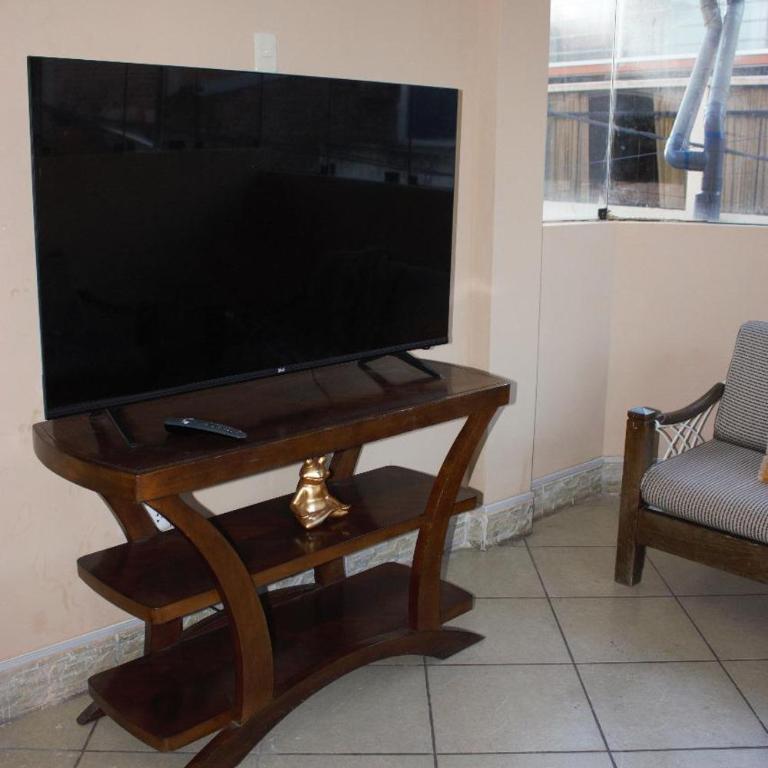 Acogedor departamento en 3er piso - Apartamento de 3 dormitorios - 27