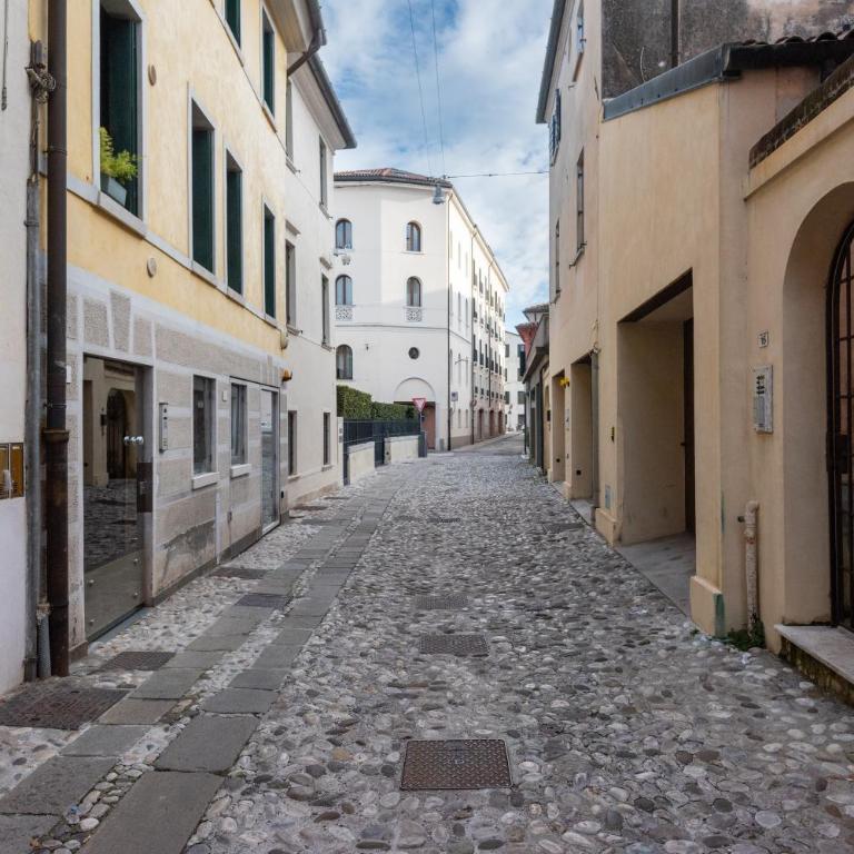 Treviso Centro, Mansarda design con travi a vista - Estudio Superior - 27