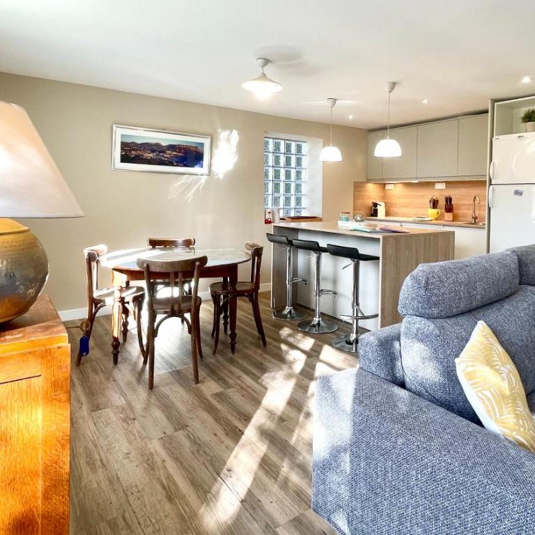 Large private garden, quiet 2-bedroom apartment, air conditioning, wifi, parking - Appartement - 19