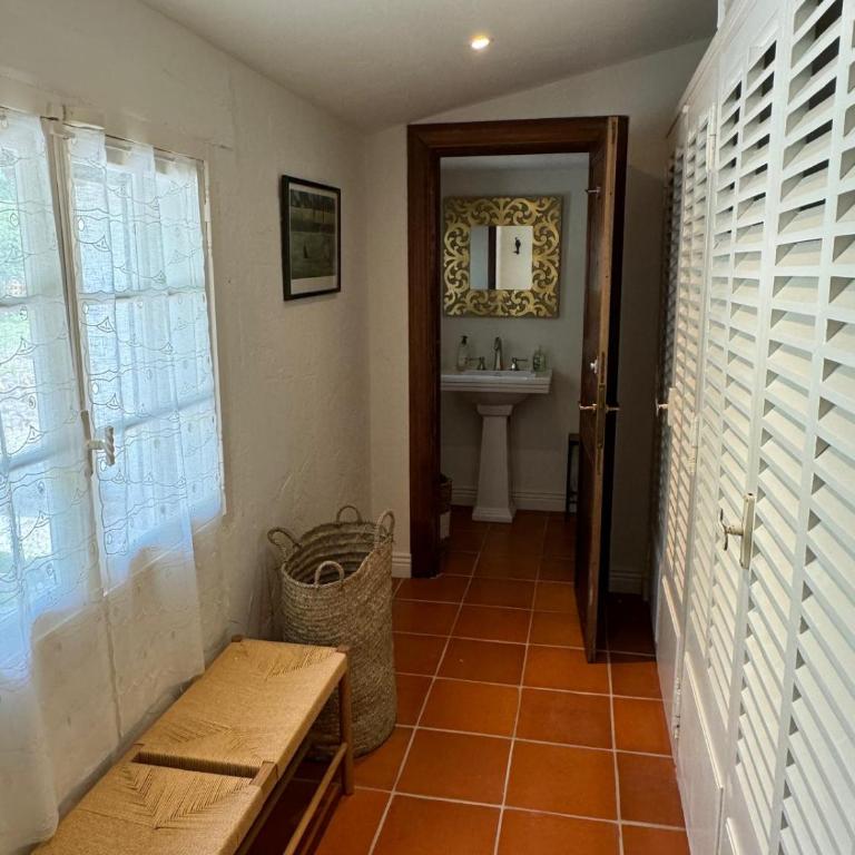 Superbe villa de 5 suites, climatisation, piscine, tennis, hauteurs de St Paul - Villa - 77