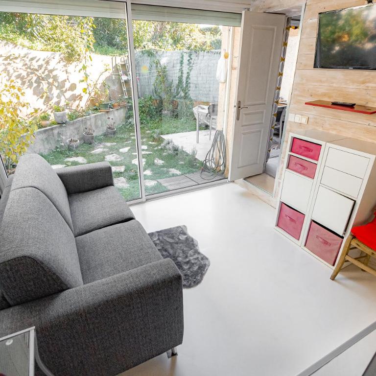 Private Garden Hideaway by the Sea - Appartement 2 Chambres avec Terrasse - 19