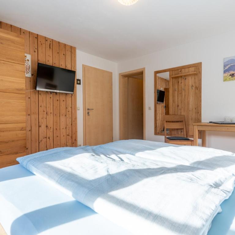 Landhaus Am Fellhorn - Doppelzimmer mit Bergblick - 6