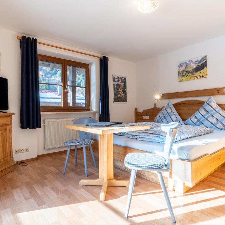 Landhaus Am Fellhorn - Doppelzimmer mit Bergblick - 7