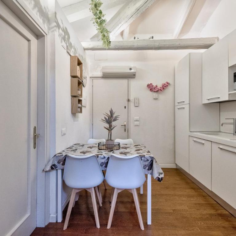 Treviso Centro, Mansarda design con travi a vista - Estudio Superior - 17
