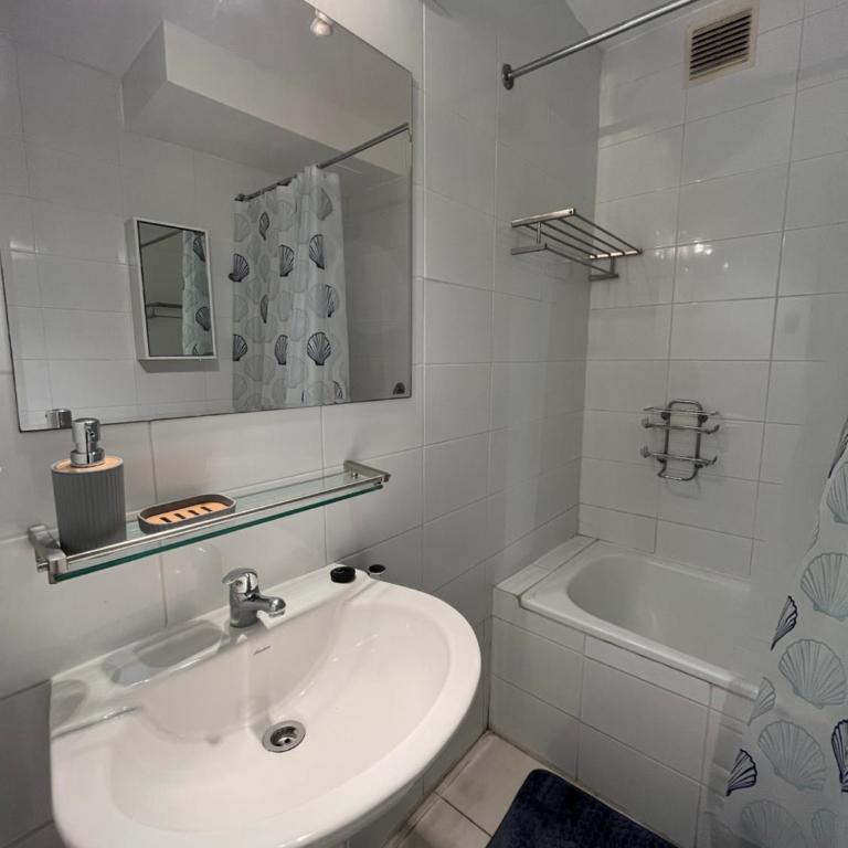 Departamento para 6 personas con vista al mar - Three-Bedroom Apartment - 11