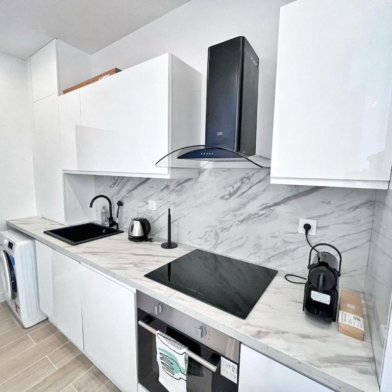 Ref 122 - Coeur de Nice - 3 Rooms - Appartement 2 Chambres - 25