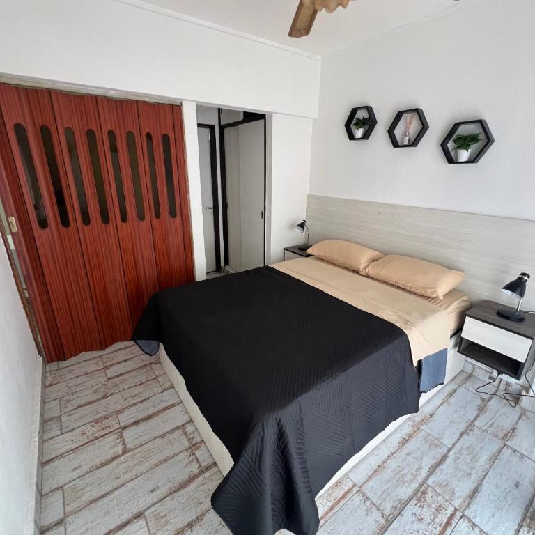 Check and Home - Belgrano II - 4 Huéspedes con Balcon a la calle - One-Bedroom Apartment with Balcony and City View - 4