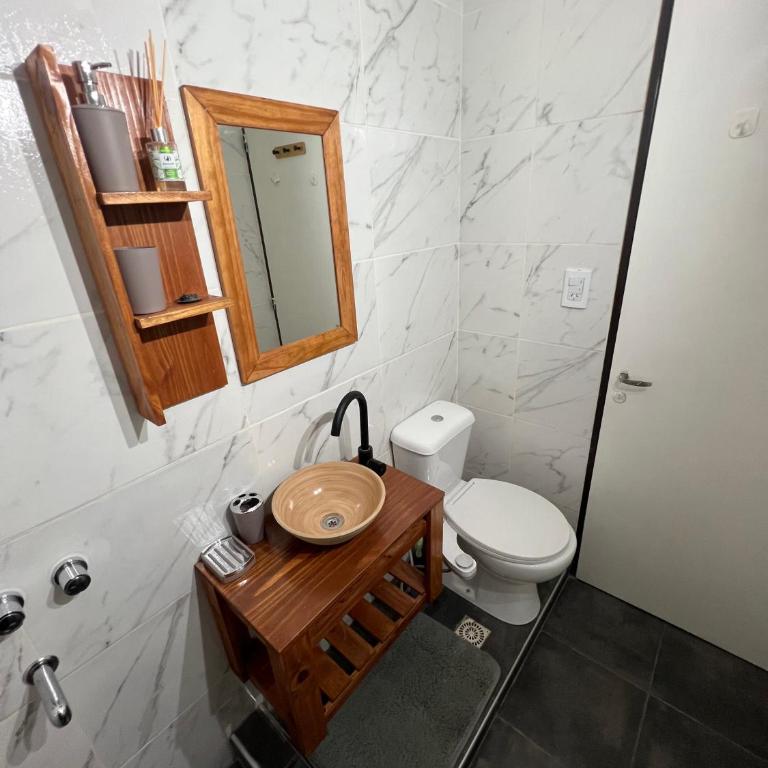 Check and Home - Belgrano II - 4 Huéspedes con Balcon a la calle - One-Bedroom Apartment with Balcony and City View - 10