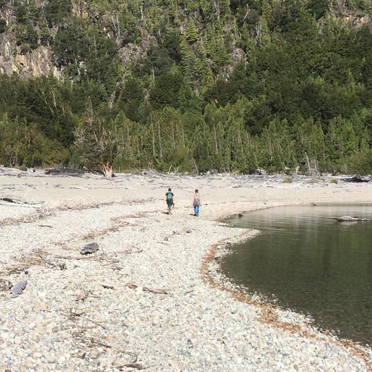 Refugio de Montaña Patagonia a orilla de lago, pesca - Chalet - 32