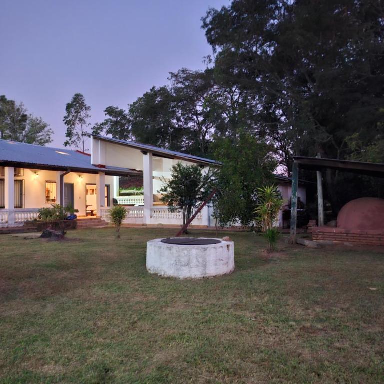 Casa colonial a metros del arroyo Piribebuy - Four-Bedroom House - 5