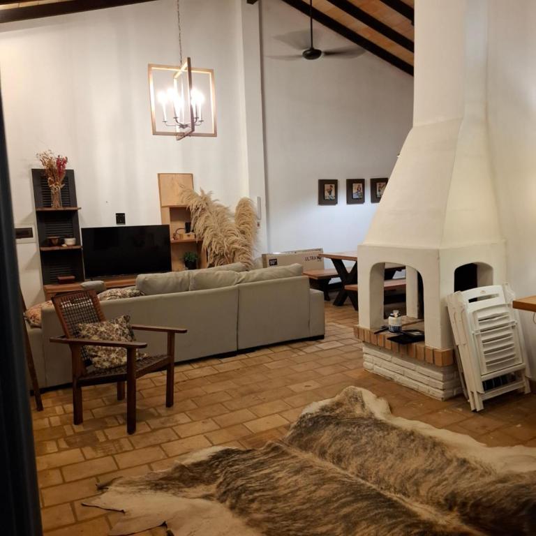 Casa colonial a metros del arroyo Piribebuy - Four-Bedroom House - 9