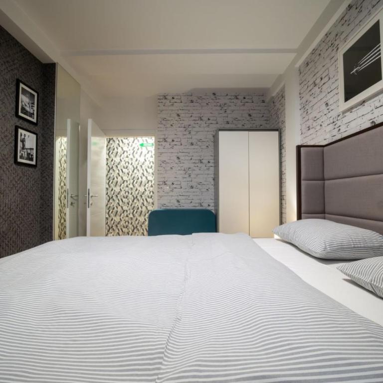 Mac Aviator City Center Two Double Bed Apartment - Apartment with Balcony - 30
