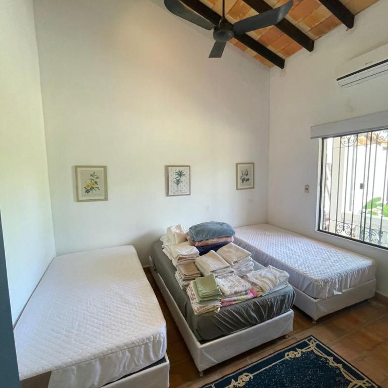 Casa colonial a metros del arroyo Piribebuy - Four-Bedroom House - 12