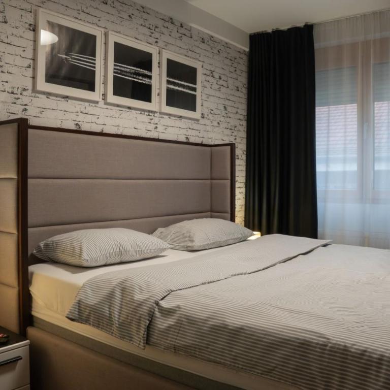 Mac Aviator City Center Two Double Bed Apartment - Apartment with Balcony - 1