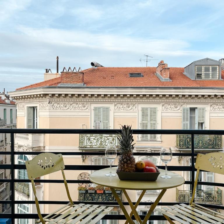 Elegant Apartment with Balcony, Central Nice - Appartement 2 Chambres - 4