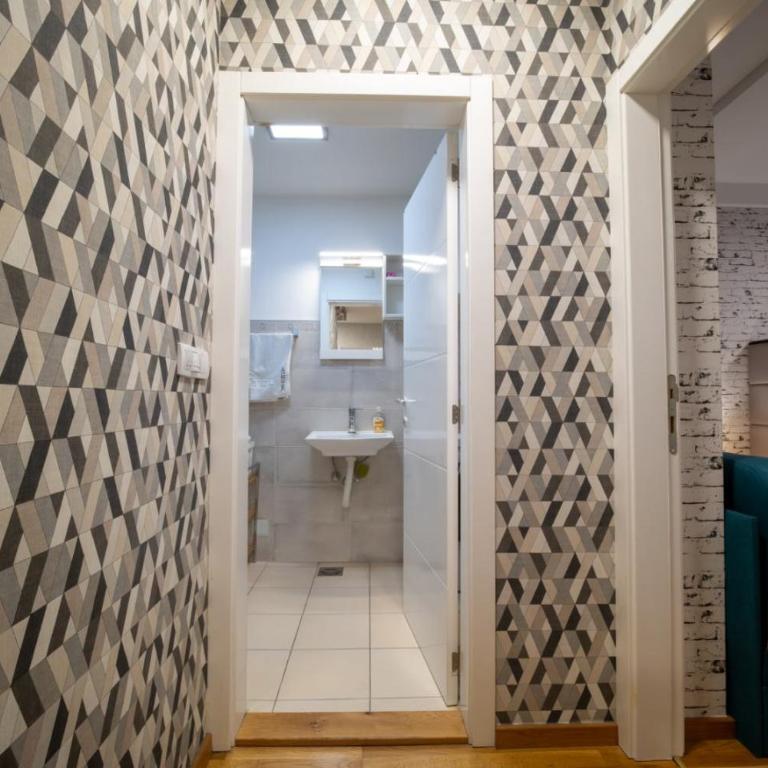 Mac Aviator City Center Two Double Bed Apartment - Apartment with Balcony - 13
