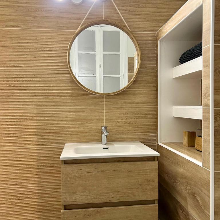 ELEGANCE Castillet - Plein Centre Proche Gare Bus et Transports - IDEAL COUPLE ou PRO - Moderne et Confort - OFFRE SPECIALE - Appartamento con 1 Camera da Letto con Vista - 26