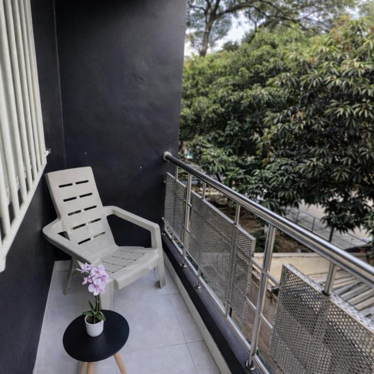 Loft con balcón y baño Laureles Belén TOP LOCATION - One-Bedroom Apartment - 11