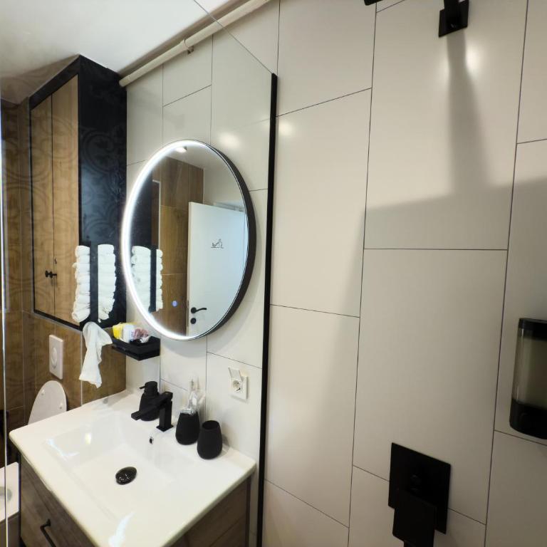 Cherry Magic apartment Sarajevo - Two-Bedroom Apartment with Garden View - 21