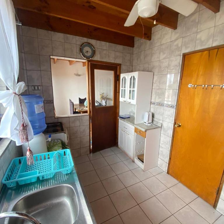 Relájate y disfruta con una hermosa vista al mar - Three-Bedroom Apartment - 9