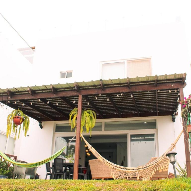 Increible casa de playa con vista al lago - Three-Bedroom House - 42