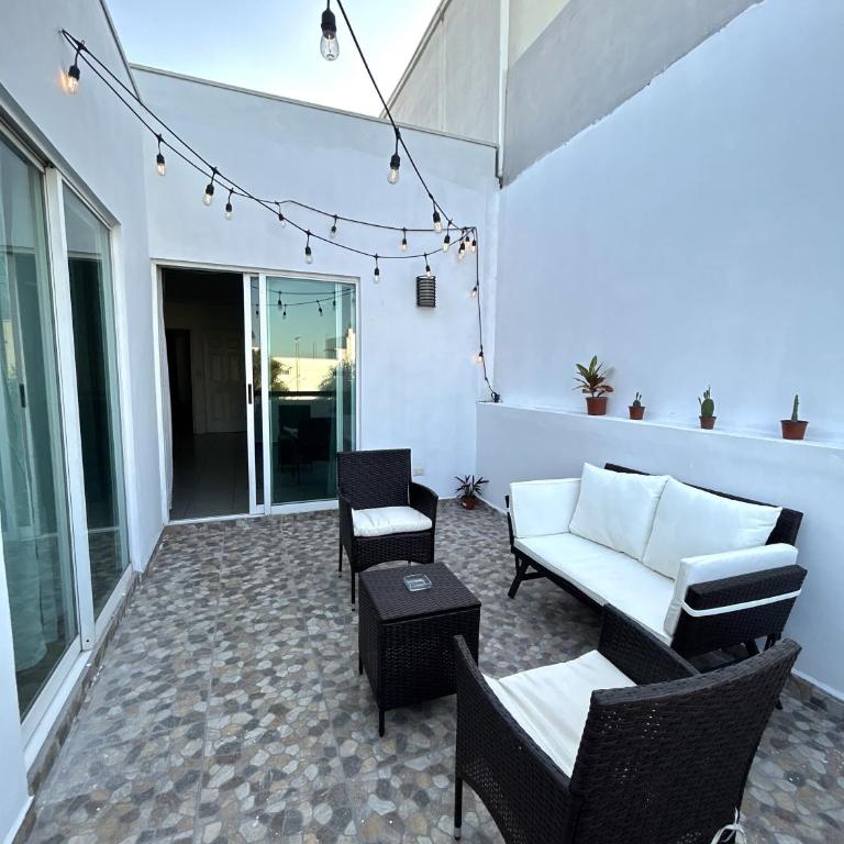 Casa completa Puerta de Hierro Grupos y Familias Totalmente equipada - Three-Bedroom House - 86
