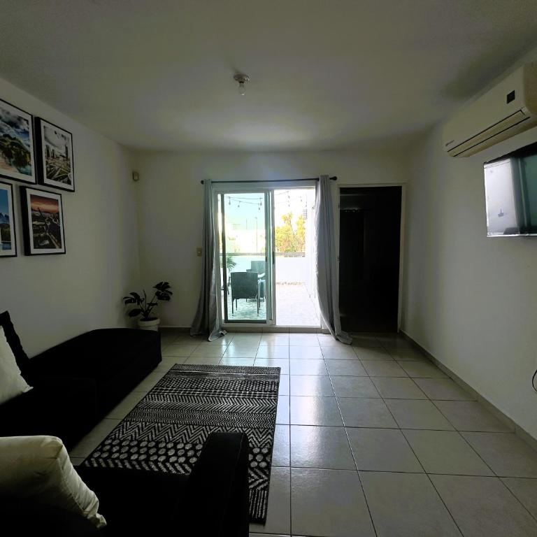 Casa completa Puerta de Hierro Grupos y Familias Totalmente equipada - Three-Bedroom House - 81