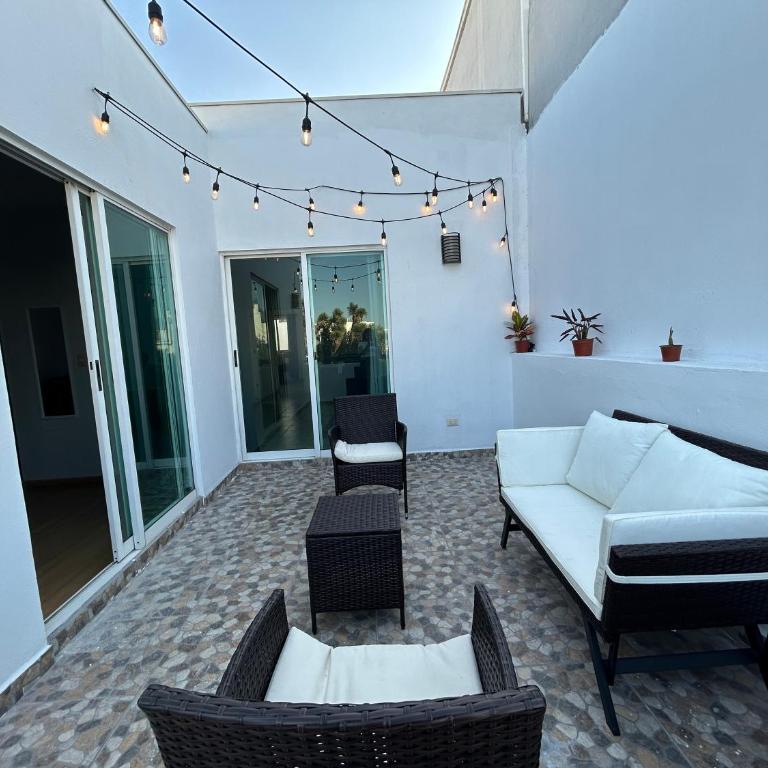 Casa completa Puerta de Hierro Grupos y Familias Totalmente equipada - Three-Bedroom House - 90