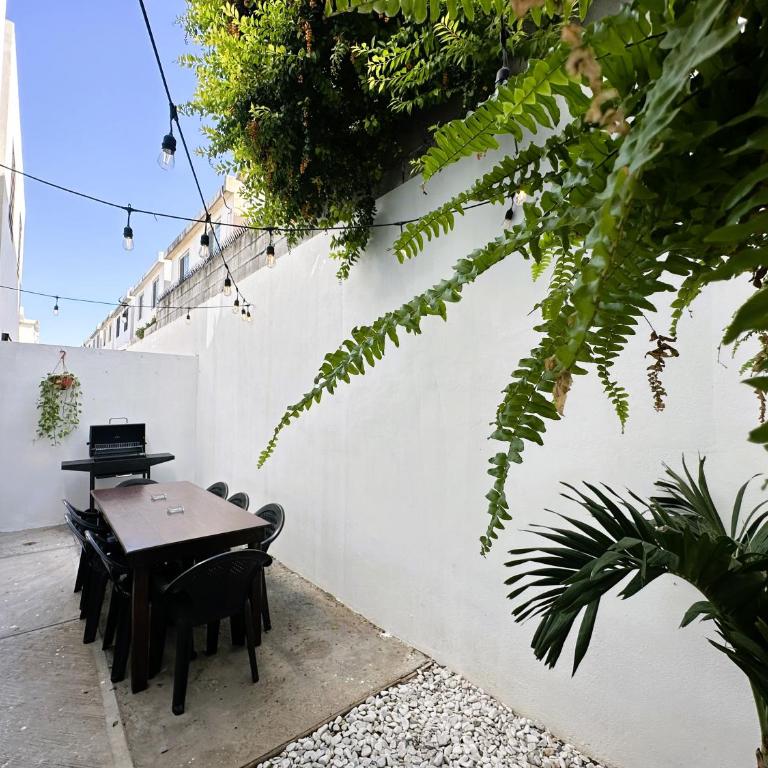 Casa completa Puerta de Hierro Grupos y Familias Totalmente equipada - Three-Bedroom House - 56