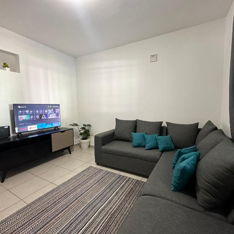 Casa completa Puerta de Hierro Grupos y Familias Totalmente equipada - Three-Bedroom House - 18