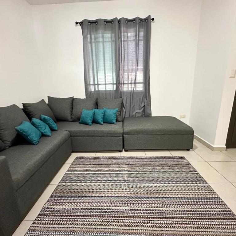Casa completa Puerta de Hierro Grupos y Familias Totalmente equipada - Three-Bedroom House - 21