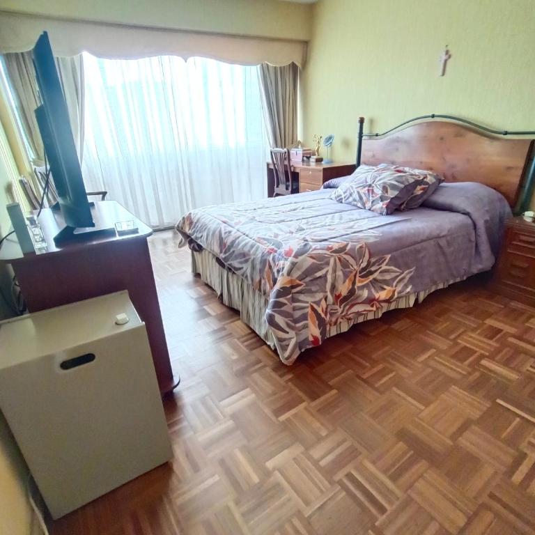 Departamento en San Martin y cerca del Casino - Three-Bedroom Apartment - 4