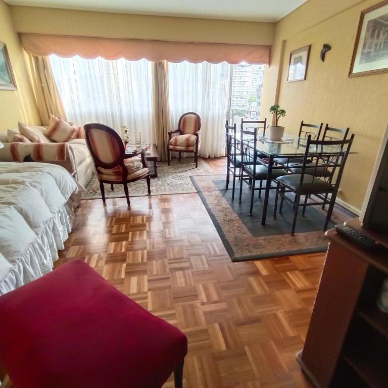 Departamento en San Martin y cerca del Casino - Three-Bedroom Apartment - 9