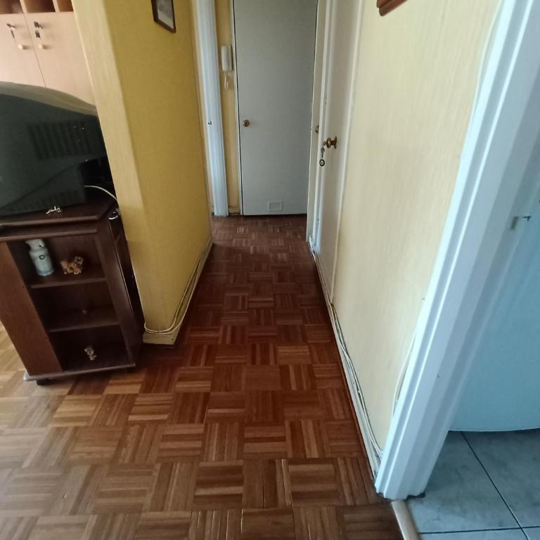 Departamento en San Martin y cerca del Casino - Three-Bedroom Apartment - 12