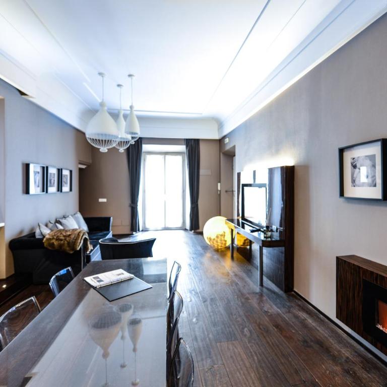 Easydomus Rome - Deluxe Three-Bedroom Apartment - Address: Via del Babuino 51 - 2