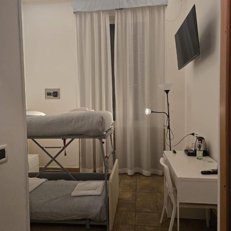 Check in Rome - Camera Doppia con Letti Singoli - 4